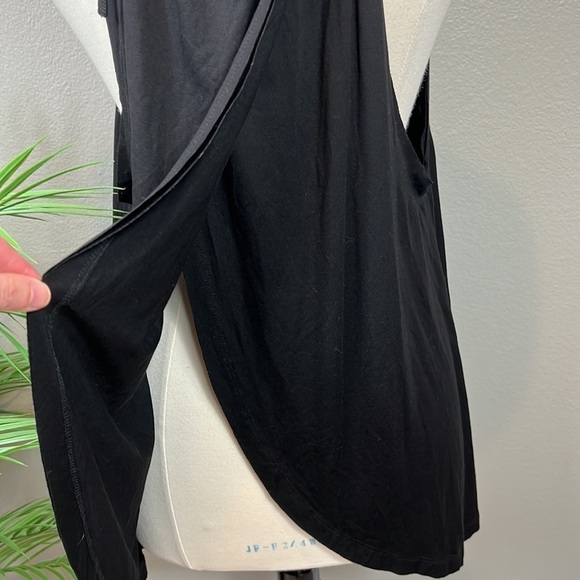 NWT Tobi Open Back Halter Top Black Medium Long - Picture 4 of 9